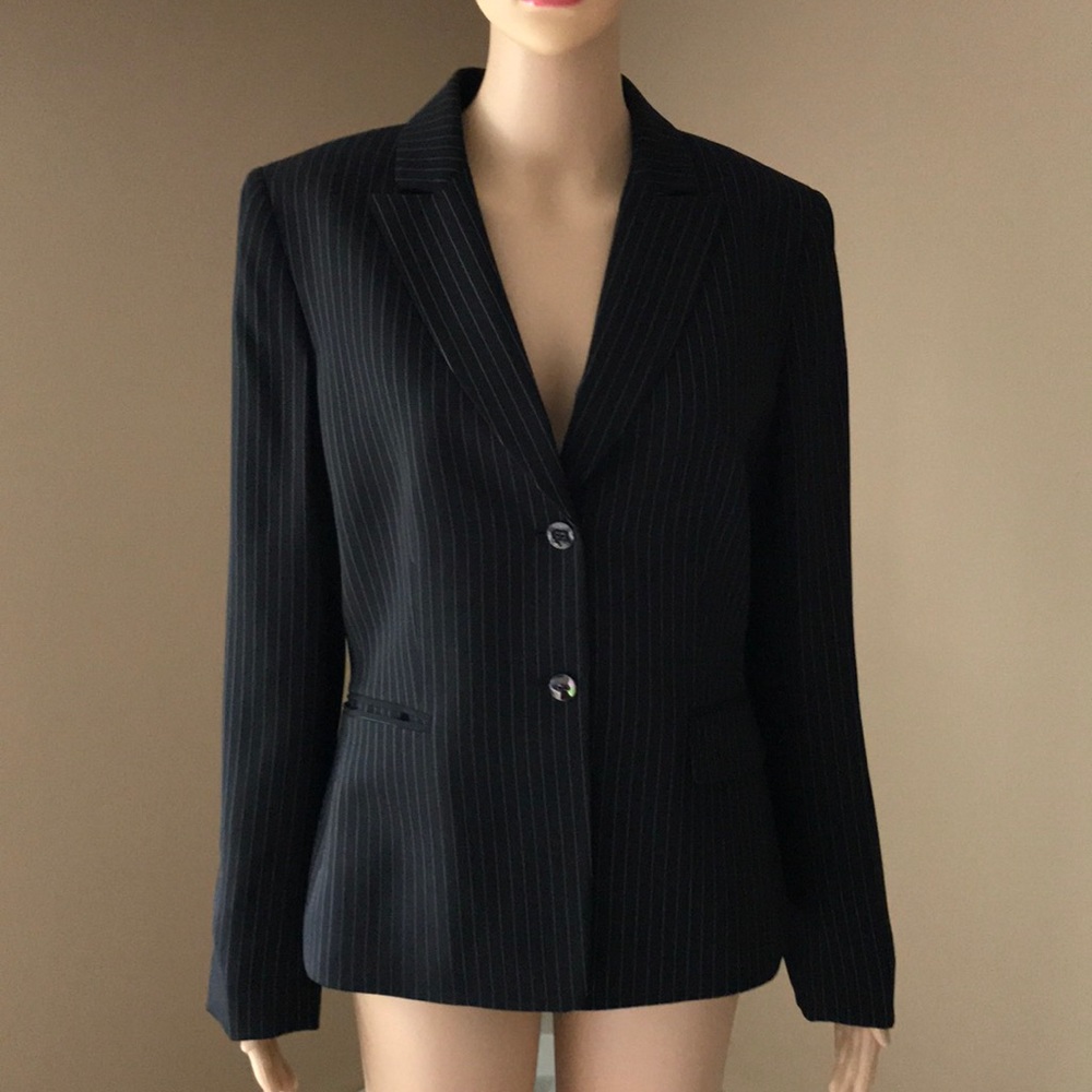 Tahari ASL pinstripes two buttons blazer Sz 10